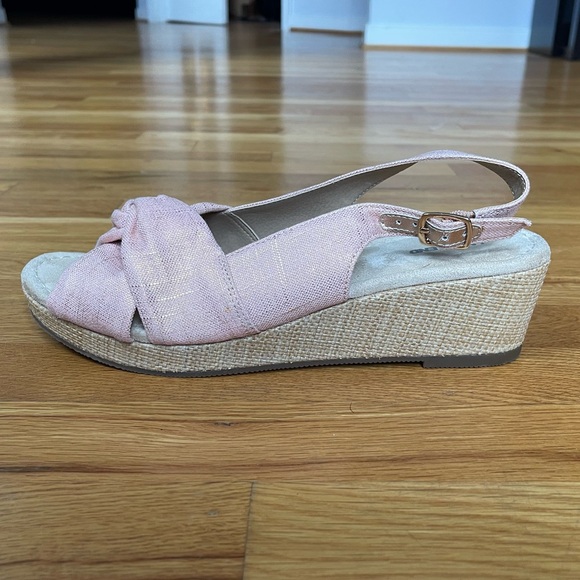 Lands’ End Canvas Slingback Wedge Sandals Peach Blush Metallic Size 10 - Picture 9 of 10